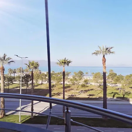 Vale House Wlora